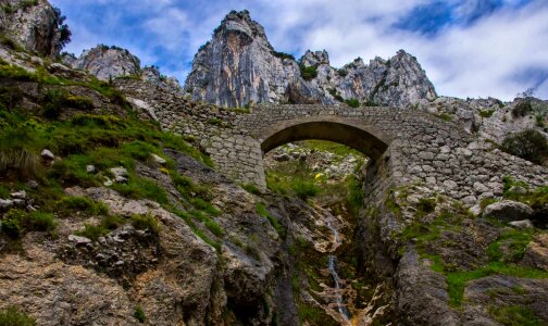 Ancient architecture bridge