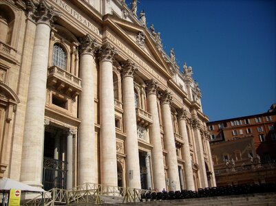 Architecture columnar vatican photo