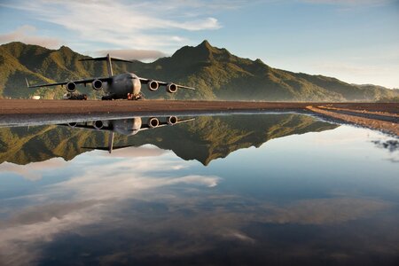 Plane jet mountains