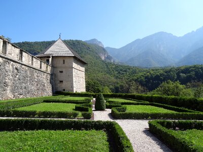 Schlossgarten thun castle italy