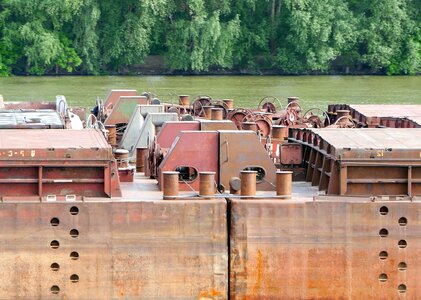 Boot cargo construction