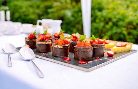 Strawberry small cakes