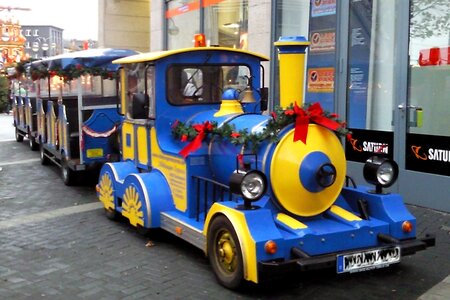 Small train train carts