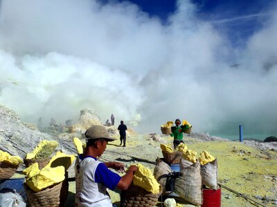 Mine man crater photo