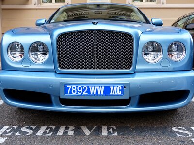 Limousine spotlight grille photo