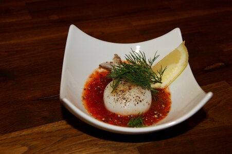 Tomato sauce dill eat