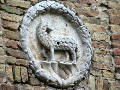 Emblem lamb wall