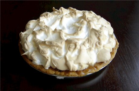 Food meringue tart