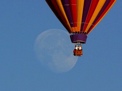 Balloon full moon