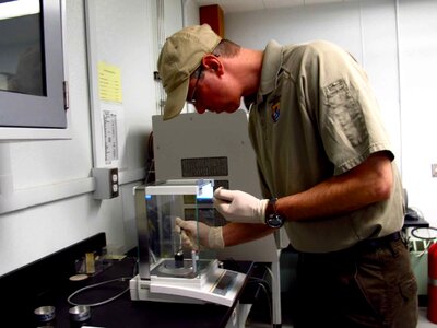 Analyzer fish food