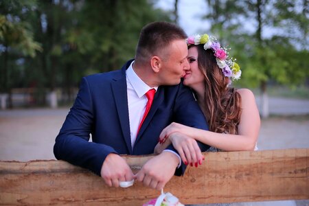 Wedding photography kiss