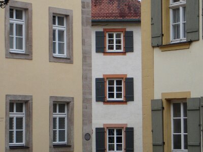 Shutters building live