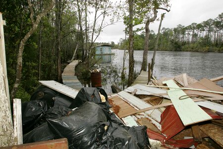 Border chipboard lumber