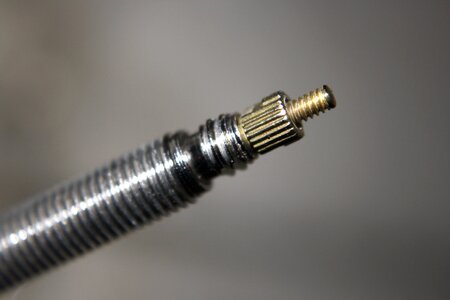 Metal screw device