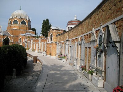 Italy tomb old