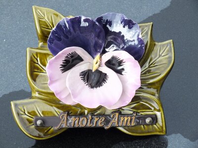 Statue flower memory
