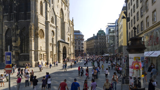 Crowded Stephansplatz in Vienna