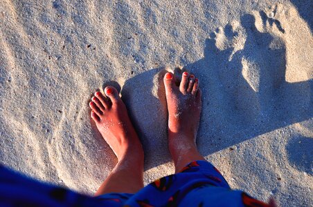 Toes sand beach