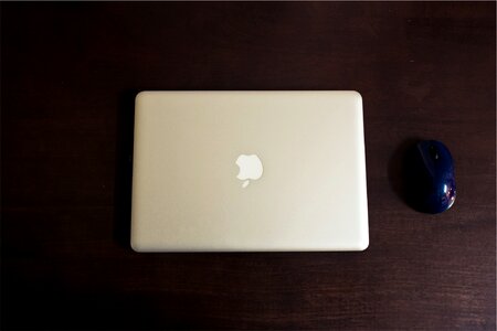 Device macbook pro desk photo