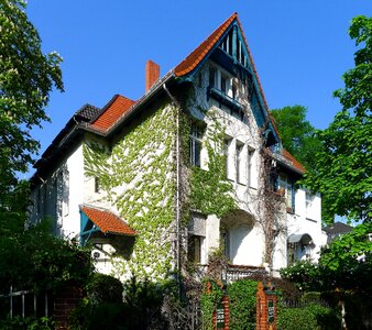 Home architecture sky