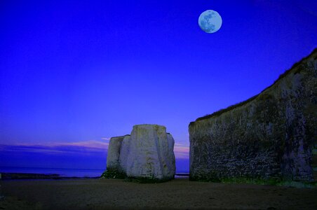 Moon sea chalk photo