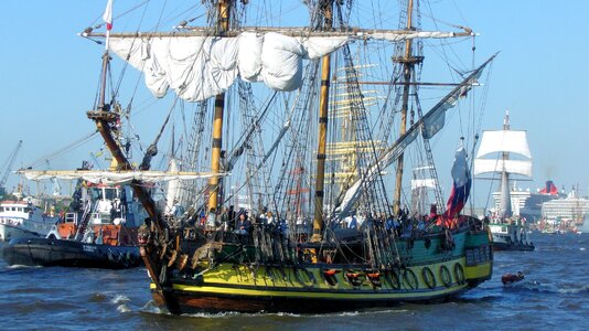 Boat broad frigate photo