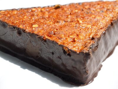 Triangular chocolate nibble