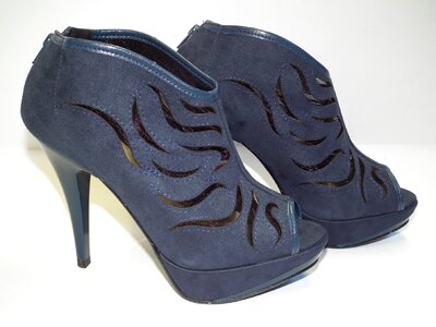 Fashion feet blue