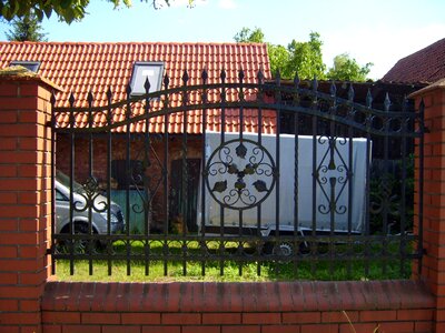 Close garden metal