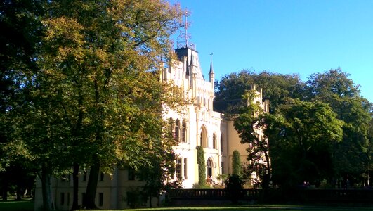 Leer trees castle
