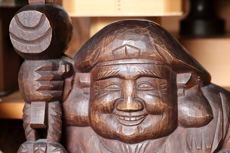 Fujiyama wood statue smile