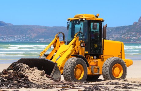 Cleaning ocean water