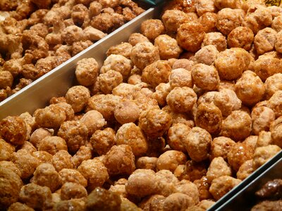 Baked macadamia nuts nuts candy