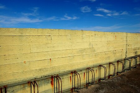 Wall barrier transportation photo