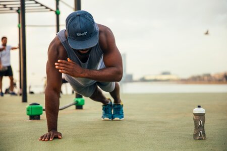 One Arm Push Up photo