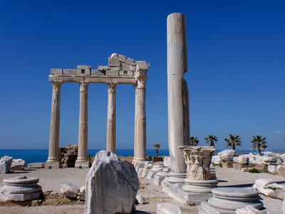 Temple building vacations photo