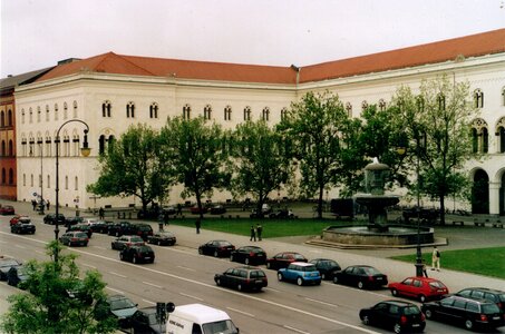  Ludwig Maximilians University