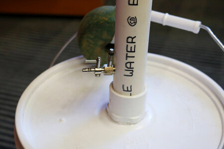 Top of a suspended upwelling system culture chamber