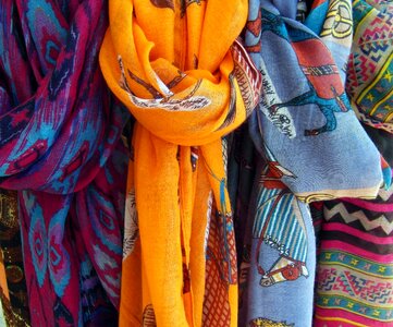Colorful color knot