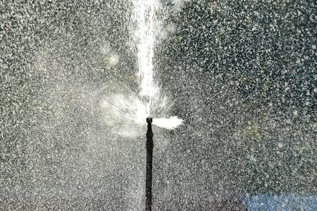 Splash water device