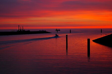 Atmosphere backlight beach