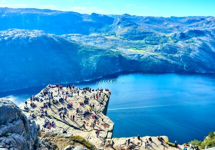 Cliff crowd landscape photo