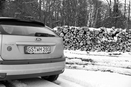 Ford Focus MK2 rear view in snow
