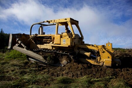 Bulldozer excavator labor