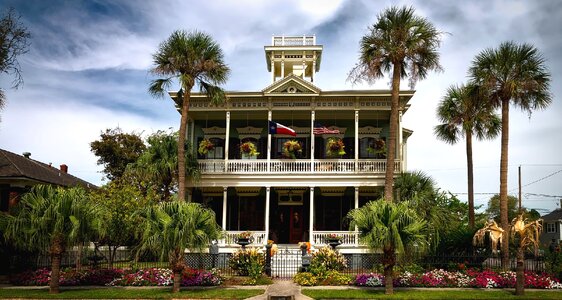 Architecture history house