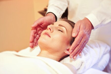 Wellness massage reiki photo