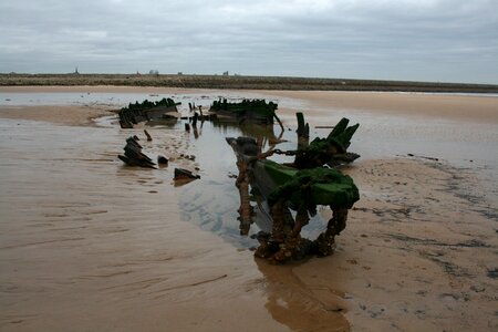Decay sands ship