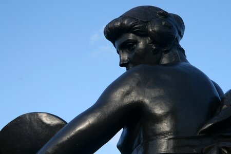 London contrast monument