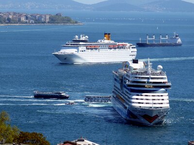 Bosphorus ship outlook