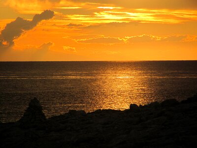 Sky horizon red
